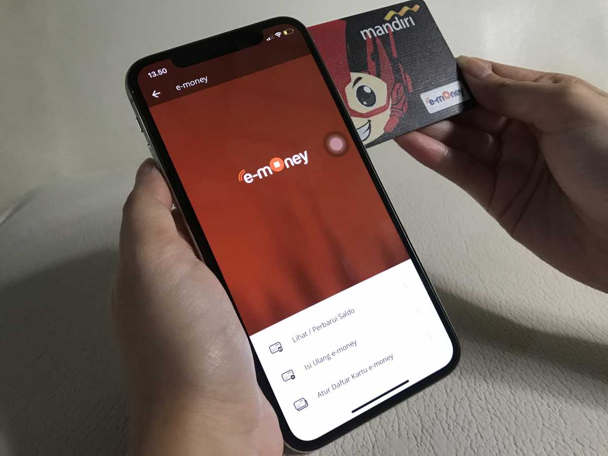 Ini Tutorial Cek dan Isi Saldo E-money Pakai iPhone Ini Tutorial Cek dan Isi Saldo E-money Pakai iPhone