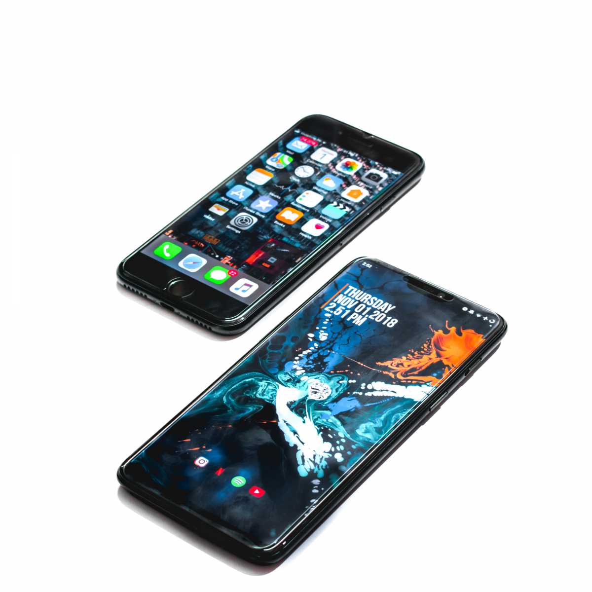 Android vs. iOS, Siapa Jadi Sasaran Empuk Malware Saat Transaksi Digital? Android vs. iOS, Siapa Jadi Sasaran Empuk Malware Saat Transaksi Digital?