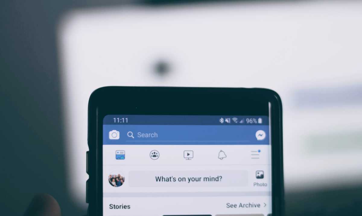 Giliran Facebook yang Kebagian Tampilan Dark Mode Giliran Facebook yang Kebagian Tampilan Dark Mode