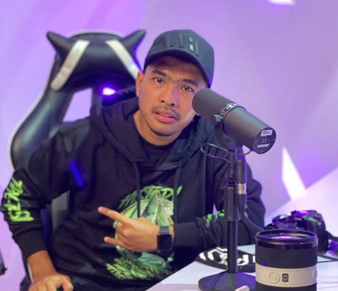 Toko YouTuber Putra Siregar Keciduk Jualan Ponsel Ilegal Toko YouTuber Putra Siregar Keciduk Jualan Ponsel Ilegal