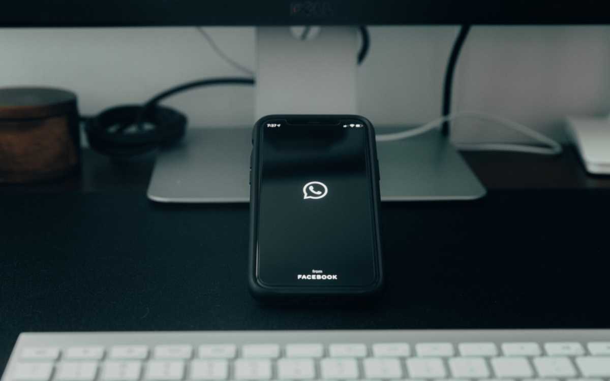 Fitur Forward Dibatasi, Pesan Viral Potensi Hoaks di WhatsApp Turun 70 Persen Fitur Forward Dibatasi, Pesan Viral Potensi Hoaks di WhatsApp Turun 70 Persen