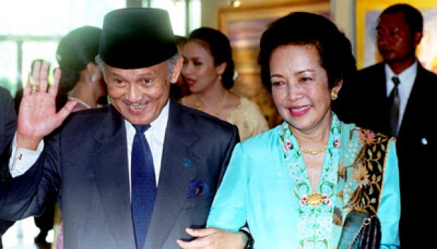 Ketika Warganet Kenang Kedalaman Cinta BJ Habibie ke Ainun Ketika Warganet Kenang Kedalaman Cinta BJ Habibie ke Ainun