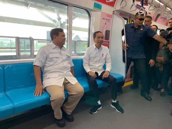 Prabowo-Jokowi Akur Bertemu, Saatnya Netizen Pensiunkan “Cebong Kampret” Twitter Down, Warganet Dunia Langsung Galau - Uzone