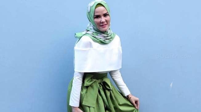 Busana Muslim Angel Lelga Jajah Singapura dan Malaysia Busana Muslim Angel Lelga Jajah Singapura dan Malaysia