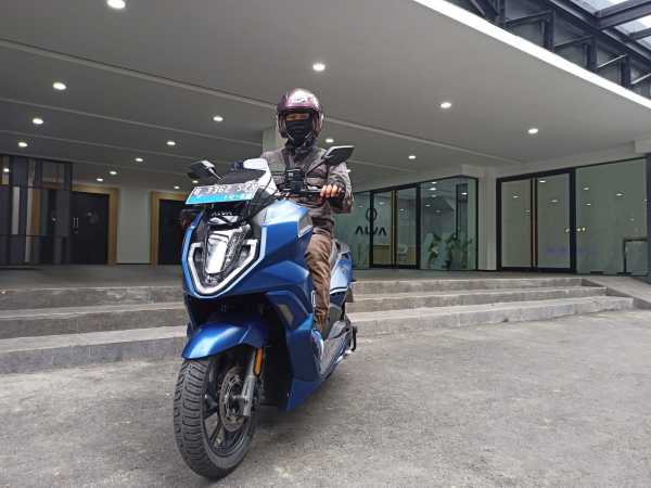 Kaleidoskop 2022: Serbuan Motor Listrik Gara-gara Instruksi Jokowi Kaleidoskop 2022: Serbuan Motor Listrik Gara-gara Instruksi Jokowi