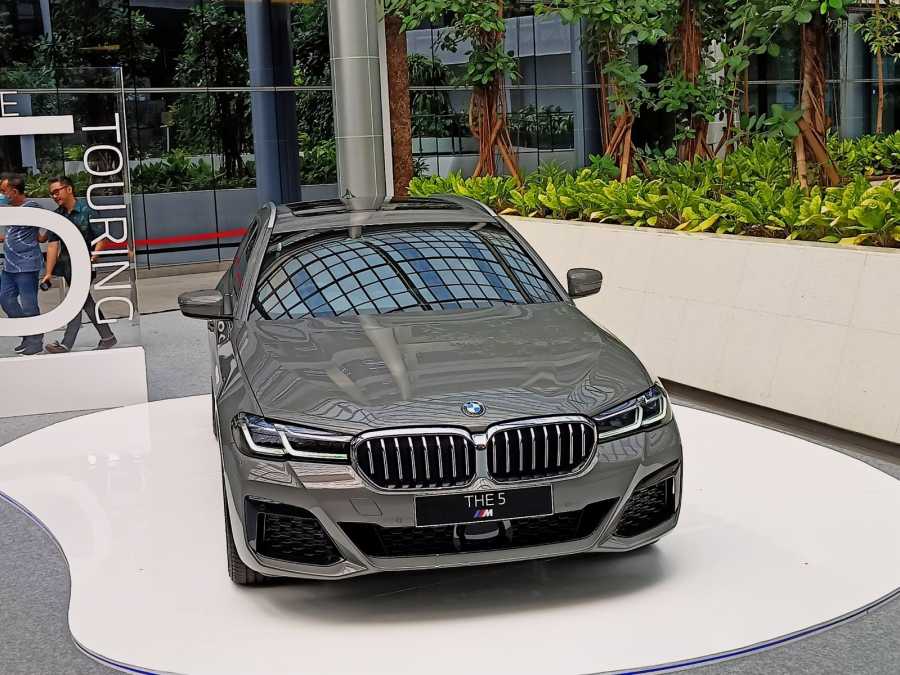 Cuma 30 Unit di RI, New BMW 530i Touring M Sport Dijual Rp1,6 Miliar