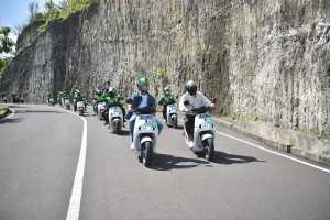 Andre Taulany dan Surya Aji Terabas Bali dengan Molis Electrum