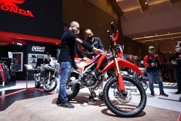 Motor Pakai Pelek Jari-Jari Harus Rajin Dirawat Biar Gak Karatan Motor Pakai Pelek Jari-Jari Harus Rajin Dirawat Biar Gak Karatan