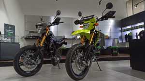 Kawasaki Luncurkan KLX Supermoto, Gantikan D-Tracker di Indonesia