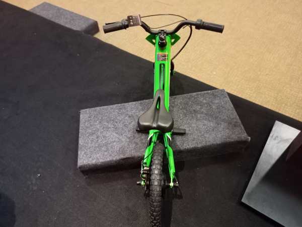 Spesifikasi Elektrode, Motor Listrik Pertama Kawasaki Spesifikasi Elektrode, Motor Listrik Pertama Kawasaki