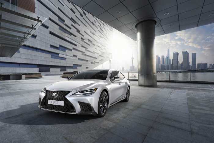 Lexus Luncurkan LS 500h F Sport, Hybrid Tapi Kencang Lexus Luncurkan LS 500h F Sport, Hybrid Tapi Kencang