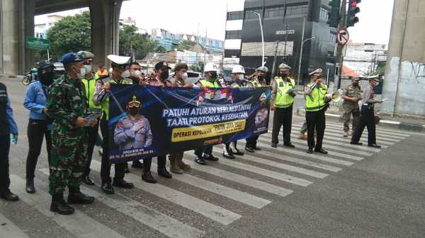 Rider Pakai Sandal Jepit Tidak Ditilang, Tapi... Rider Pakai Sandal Jepit Tidak Ditilang, Tapi...