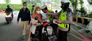 Tilang ETLE, Polisi Potret Pengendara Sambil Tersenyum