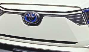 Toyota Innova Zenix Bergaya SUV Masuk Indonesia November Mendatang?
