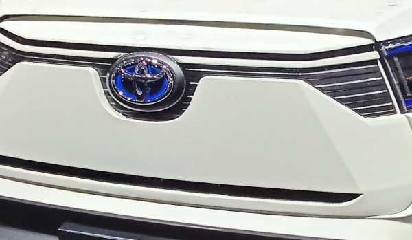 Toyota Innova Zenix Bergaya SUV Masuk Indonesia November Mendatang? Toyota Innova Zenix Bergaya SUV Masuk Indonesia November Mendatang?