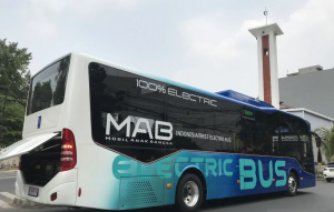 Prabowo-Gibran ke KPU Pakai Bus Listrik Lokal Seharga Rp5 M 
