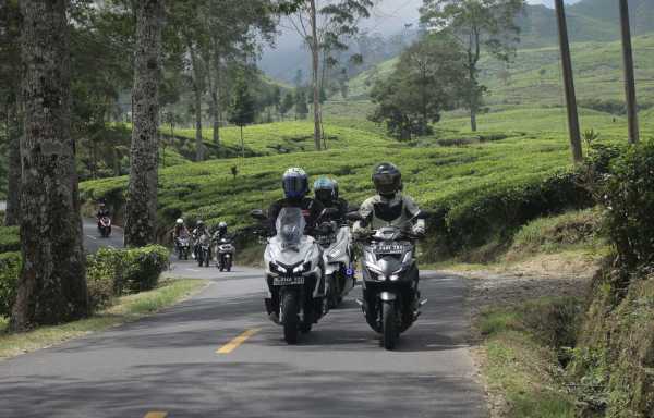 Cara Menjaga Keseimbangan Sepeda Motor di Tengah Kemacetan Cara Menjaga Keseimbangan Sepeda Motor di Tengah Kemacetan