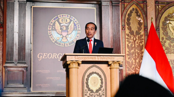 Jokowi: Tinggal di IKN Wajib Pakai Kendaraan Listrik Jokowi: Tinggal di IKN Wajib Pakai Kendaraan Listrik