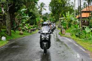 Tips Riding saat Hujan, Bikers Wajib Paham!
