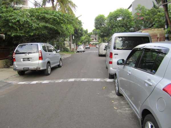 Pemilik Mobil Wajib Punya Garasi, Wacana Lama yang Gak Dianggap Warga Pemilik Mobil Wajib Punya Garasi, Wacana Lama yang Gak Dianggap Warga