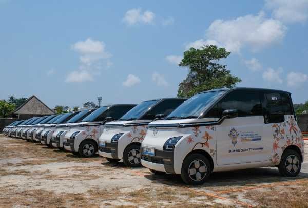 Beli Wuling Air ev: Diskon Rp10 Juta & Gratis Charging Pile Rp16 Juta! Beli Wuling Air ev: Diskon Rp10 Juta & Gratis Charging Pile Rp16 Juta!