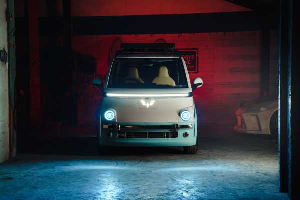 Detail Modifikasi Wuling Air ev ‘Retro-Futuristic’ Raffi Ahmad Detail Modifikasi Wuling Air ev ‘Retro-Futuristic’ Raffi Ahmad