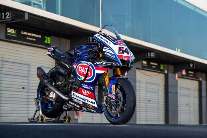 Bendera Indonesia di Motor WSBK Yamaha di Mandalika Bendera Indonesia di Motor WSBK Yamaha di Mandalika