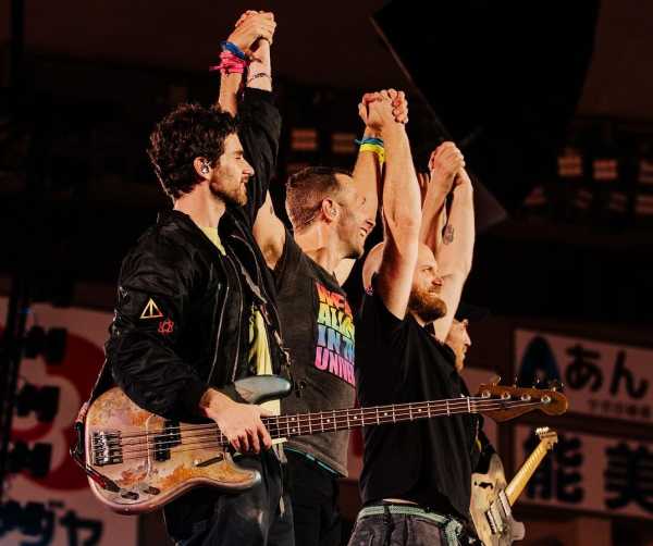 Curcol Penggemar di Medsos Soal Drama Konser Coldplay di Jakarta Curcol Penggemar di Medsos Soal Drama Konser Coldplay di Jakarta