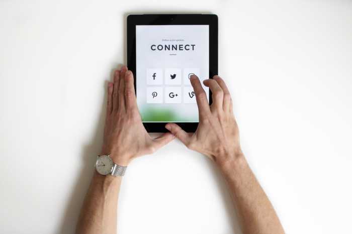 <i>Recap</i> Topik Trending Pekan Ini: Geger Kiamat Internet! <i>Recap</i> Topik Trending Pekan Ini: Geger Kiamat Internet!