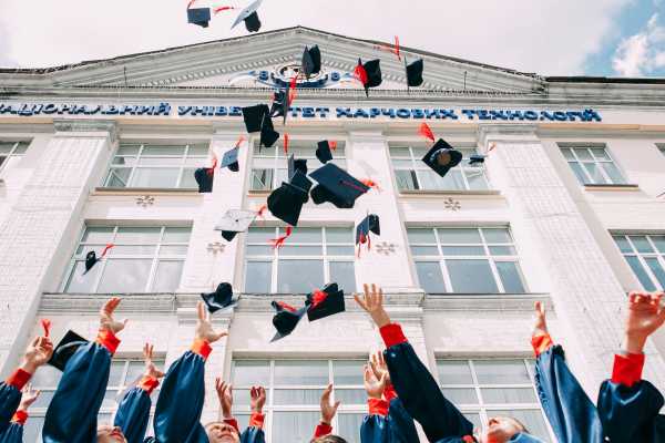 5 Startup Penyedia Dana Pendidikan di Indonesia, Mahasiswa Harus Tahu! 5 Startup Penyedia Dana Pendidikan di Indonesia, Mahasiswa Harus Tahu!