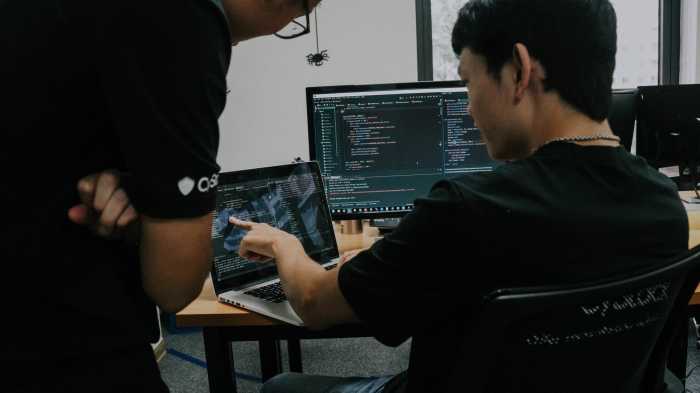 Tips Amankan Saldo E-Wallet hingga Akun E-Commerce dari Modus Kurir Paket Tips Amankan Saldo E-Wallet hingga Akun E-Commerce dari Modus Kurir Paket