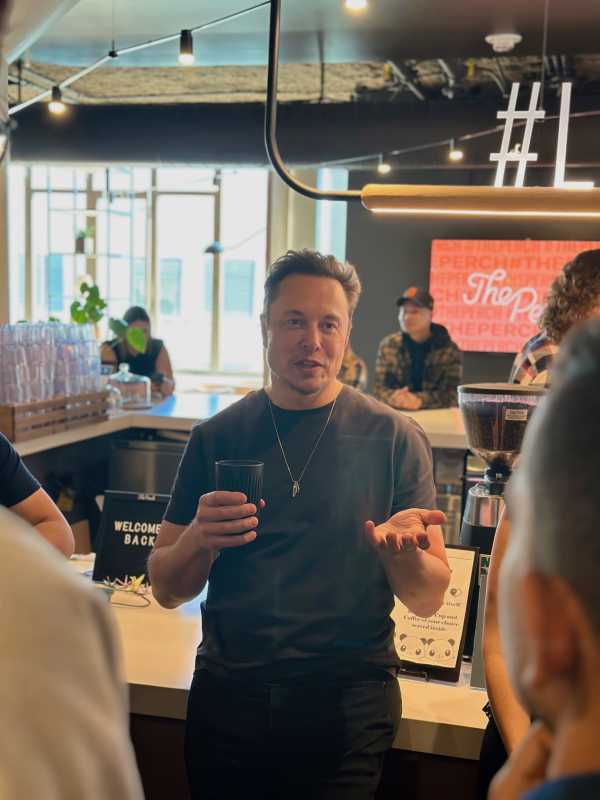 Ribet Urus Twitter, Elon Musk Malah Jual Saham Tesla Ribet Urus Twitter, Elon Musk Malah Jual Saham Tesla