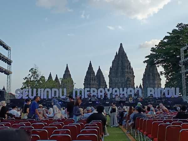 Prambanan Jazz Festival: <i>Offline</i> Sejenak Dari Penatnya Rutinitas Prambanan Jazz Festival: <i>Offline</i> Sejenak Dari Penatnya Rutinitas