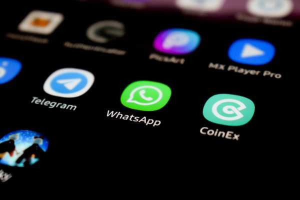 Pengguna Bisa Bagikan Status WhatsApp ke Facebook Story, Simak Caranya! Pengguna Bisa Bagikan Status WhatsApp ke Facebook Story, Simak Caranya!