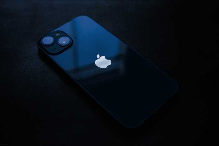 Ponsel Flagship Android Gak Sanggup Kejar Popularitas iPhone Ponsel Flagship Android Gak Sanggup Kejar Popularitas iPhone