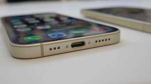 Mahalnya Kabel USB-C iPhone 15 Series, Harganya Setara Oppo A58