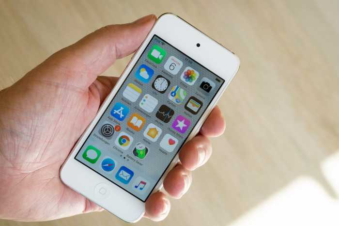 Pengguna iPhone Jadul Gak Bisa Chat via WhatsApp Lagi Pengguna iPhone Jadul Gak Bisa Chat via WhatsApp Lagi