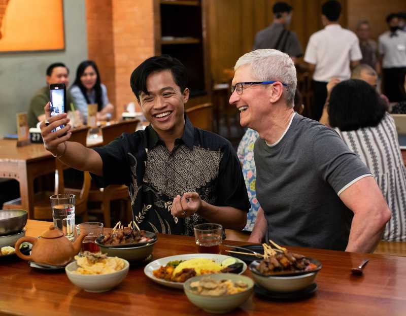 Ketemu Jokowi, Tim Cook Pertimbangkan Bangun Pabrik Apple di Indonesia