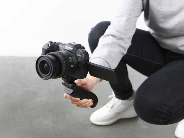 EOS R8 Jadi Mirrorless Teringan Canon, Hunting Footage Gak Ribet Lagi EOS R8 Jadi Mirrorless Teringan Canon, Hunting Footage Gak Ribet Lagi