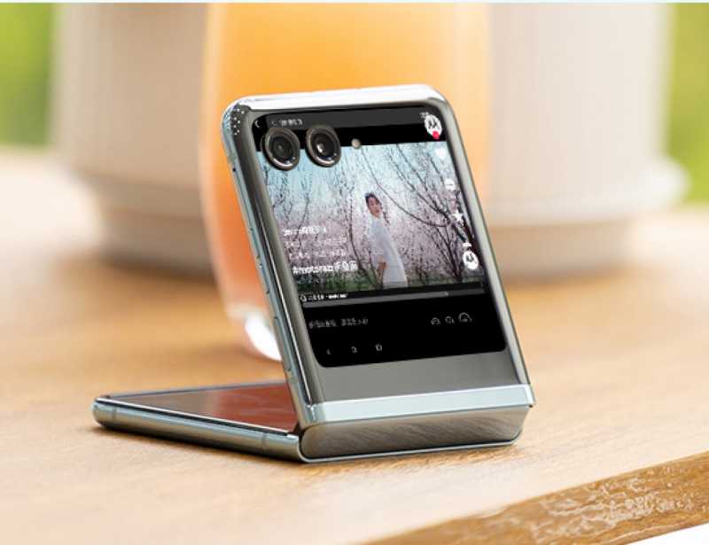 Cantiknya Motorola Razr 40 Ultra, Layar Lebih Luas Harga Rp11 Jutaan 