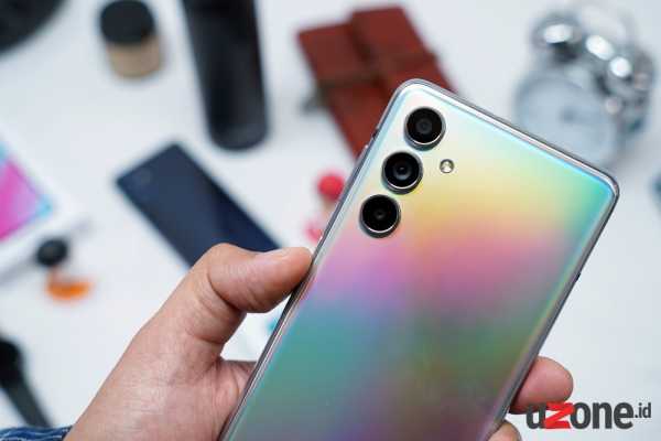 Samsung Galaxy M54 vs Galaxy A54: Harga Mirip, Lebih Bagus Mana? Samsung Galaxy M54 vs Galaxy A54: Harga Mirip, Lebih Bagus Mana?