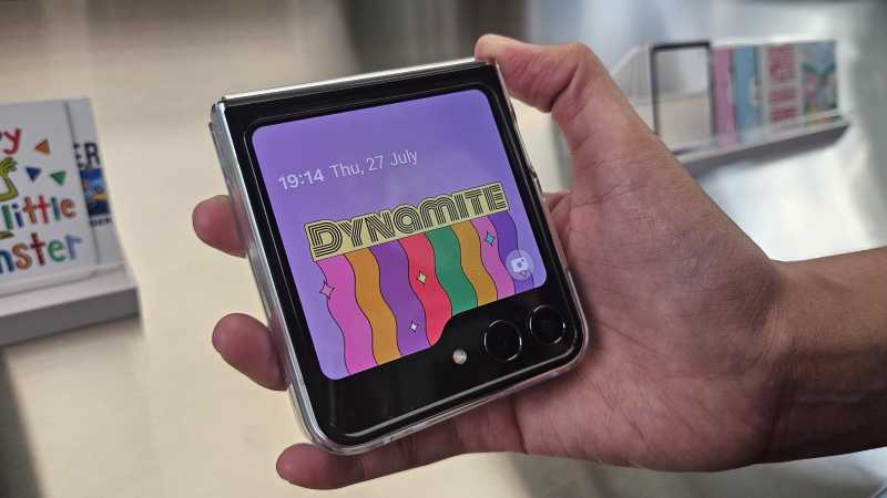Ini yang Bisa Kamu Lakuin dengan Layar Besar di Samsung Galaxy Z Flip5 Ini yang Bisa Kamu Lakuin dengan Layar Besar di Samsung Galaxy Z Flip5