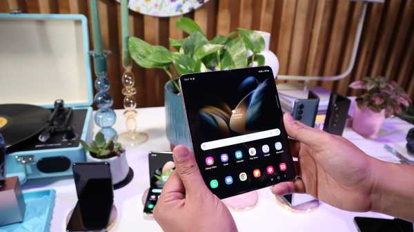 Uzone Choice Award 2022: Samsung Z Fold4 Menang Smartphone for Productivity Uzone Choice Award 2022: Samsung Z Fold4 Menang Smartphone for Productivity