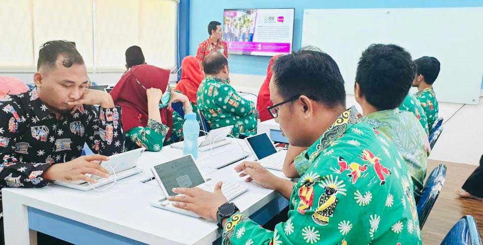 Ada Fasilitas Belajar Berteknologi Tinggi untuk Guru di MAN 11 Jakarta