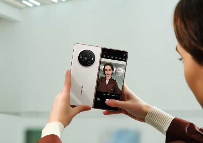 MWC 2023: Tecno Umumkan Smartphone Lipat Phantom V Fold MWC 2023: Tecno Umumkan Smartphone Lipat Phantom V Fold