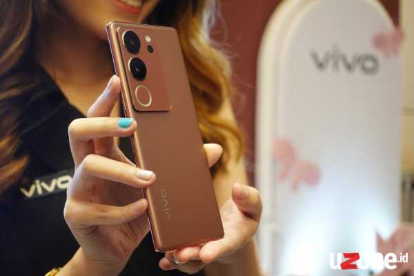 Lagi Musim AI, Vivo Punya Mimpi Jovi Bisa ‘Pintar’ Seperti Siri dkk Lagi Musim AI, Vivo Punya Mimpi Jovi Bisa ‘Pintar’ Seperti Siri dkk
