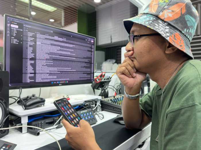 Orang Indonesia Lebih Doyan Beli Smartphone Mahal Ketimbang Murah Orang Indonesia Lebih Doyan Beli Smartphone Mahal Ketimbang Murah