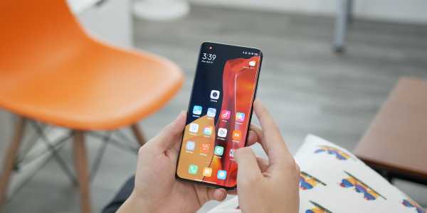 2027, Eropa Ingin Semua Smartphone Pakai Desain Jadul 2027, Eropa Ingin Semua Smartphone Pakai Desain Jadul