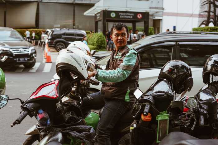 Kenaikan Tarif Ojol Ditunda Kemenhub, Apa Alasannya? Kenaikan Tarif Ojol Ditunda Kemenhub, Apa Alasannya?