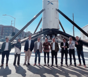 Direktur Milenial Telkom Main ke SpaceX!